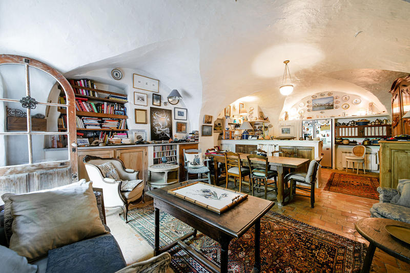 Maison - 456 m² - 14 pièces