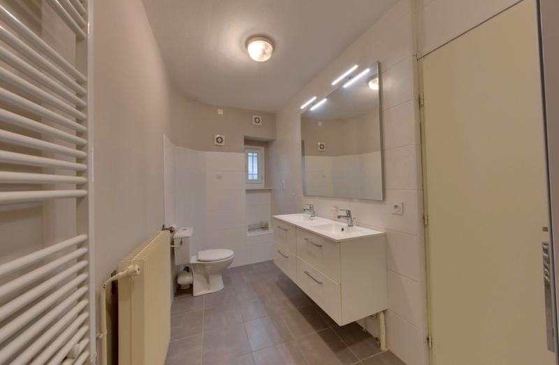 Appartement - 81 m² - 2 pièces