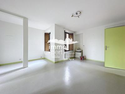 Bureau - 64 m² - 5 pièces