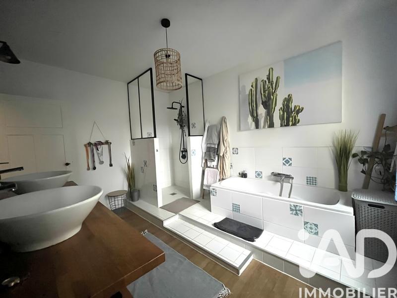 Maison - 105 m² - 4 pièces