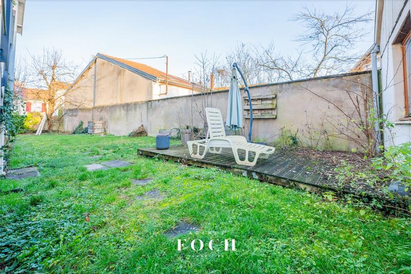 Maison - 290 m² - 8 pièces