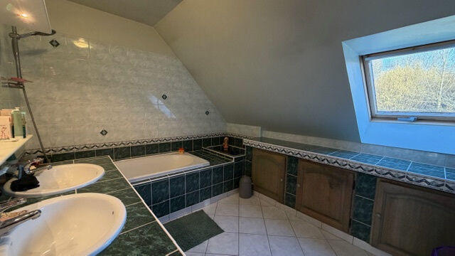 Maison - 142 m² - 2 pièces