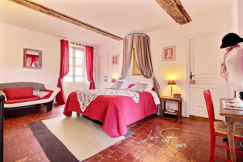 Maison - 462 m² - 17 pièces