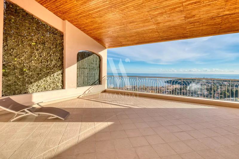 Appartement - 111 m² - 4 pièces