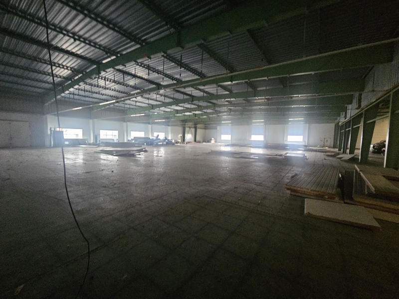 Local d'activités - 4 000 m²