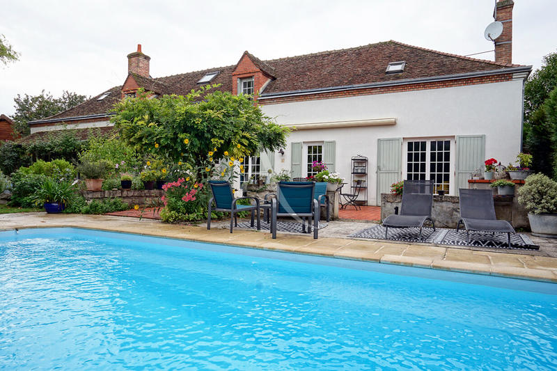 Maison - 200 m² - 6 pièces