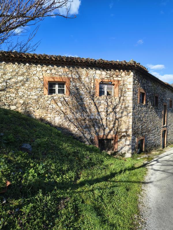 Grange - 250 m² - 5 pièces