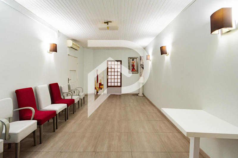 Fonds de commerce - 261 m²