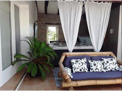 Mas - 750 m² - 20 pièces