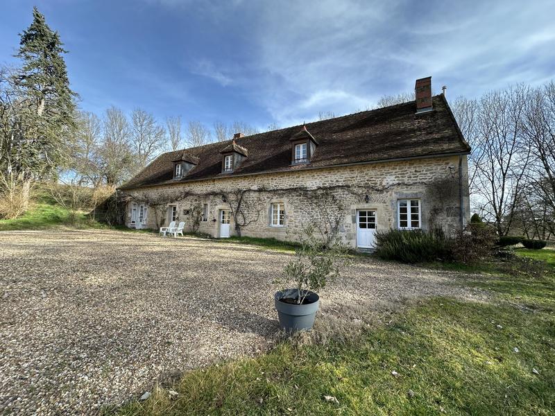 Propriété - 540 m² - 17 pièces