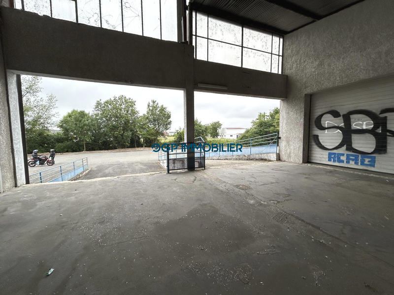 Local commercial - 605 m² - 3 pièces