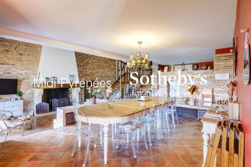 Corps de ferme - 600 m² - 14 pièces