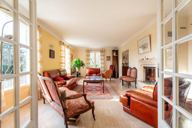 Maison - 180 m² - 6 pièces