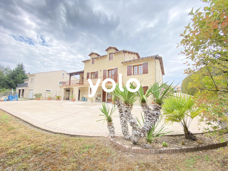 Maison traditionnelle - 200 m² - 8 pièces