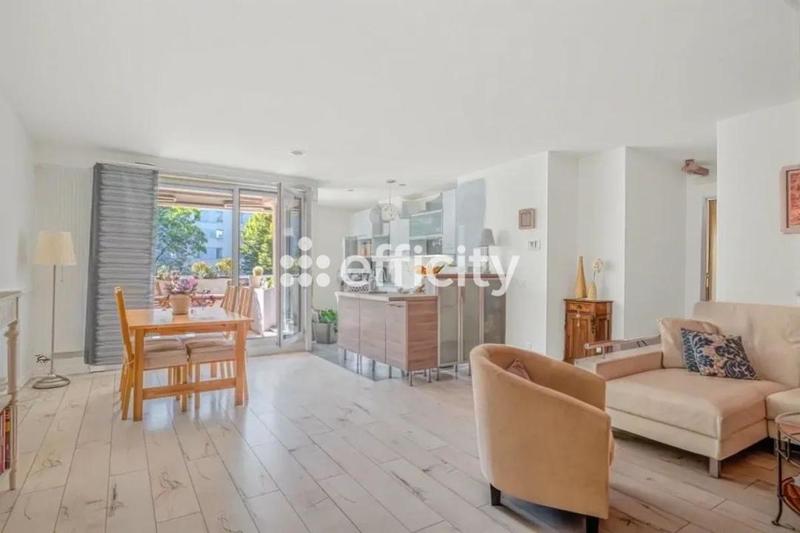 Appartement - 92 m² - 4 pièces