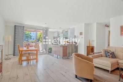 Appartement - 92 m² - 4 pièces