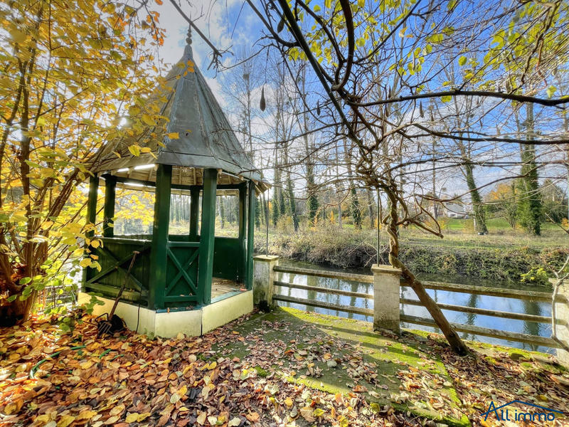 Maison ancienne - 197 m² - 8 pièces