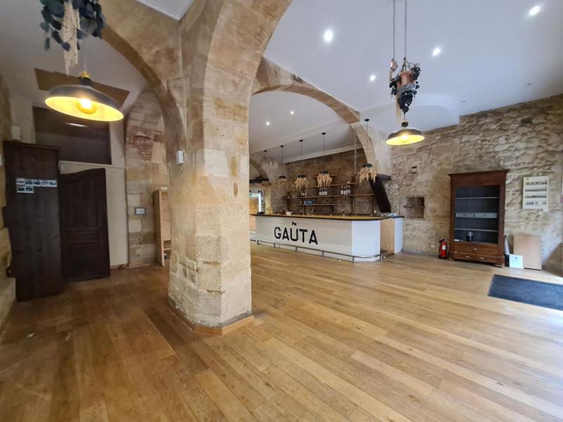 Local commercial - 254 m²