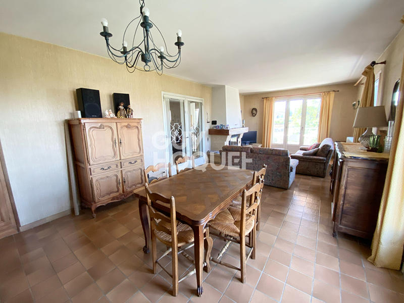 Maison - 247 m² - 6 pièces