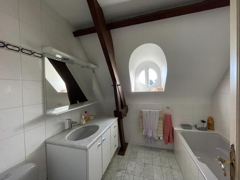 Maison - 220 m² - 8 pièces