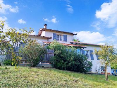 Villa - 190 m² - 6 pièces