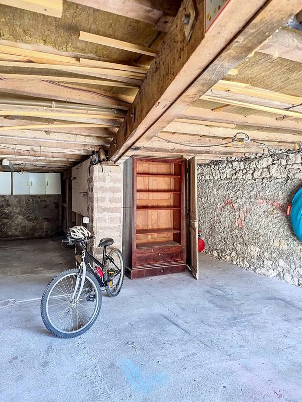 Maison - 237 m² - 7 pièces