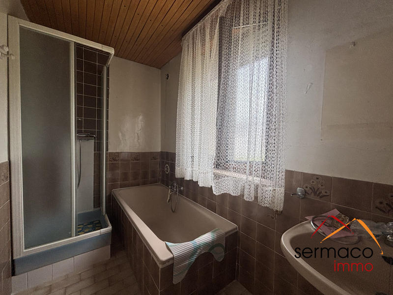 Maison - 194 m² - 9 pièces