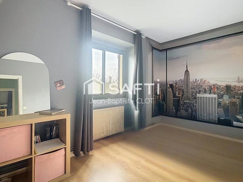 Maison - 185 m² - 8 pièces