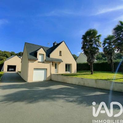 Maison - 99 m² - 5 pièces