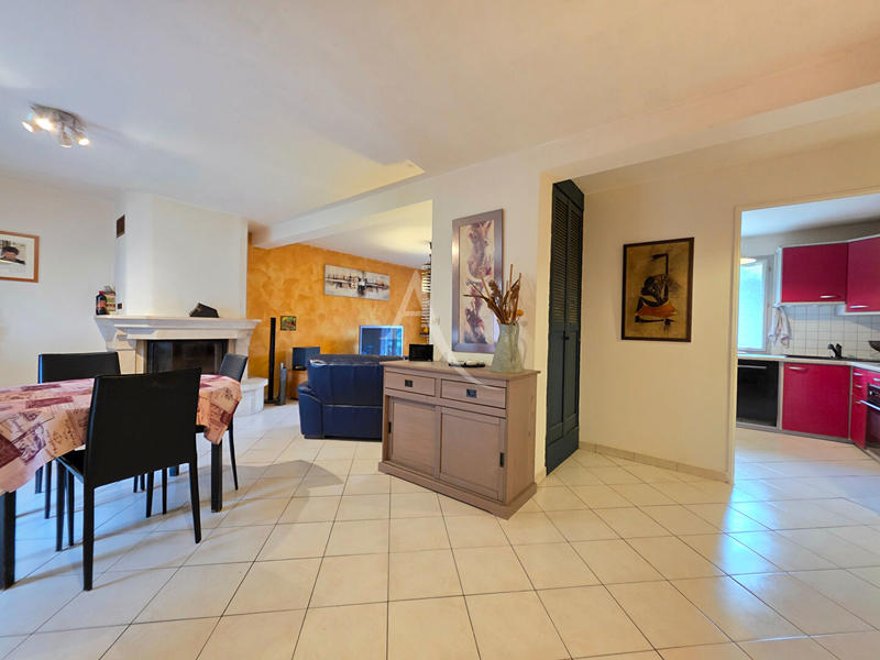 Maison - 98 m² - 5 pièces