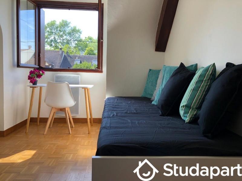 Chambre - 13 m² - 1 pièce