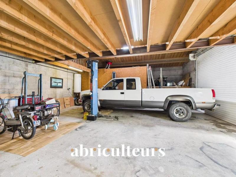 Propriété - 188 m² - 8 pièces