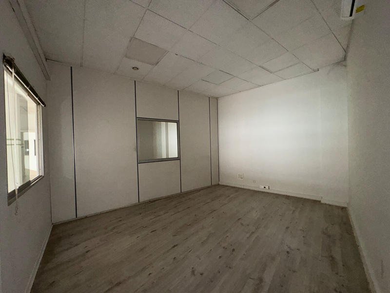 Local commercial - 159 m² - 5 pièces