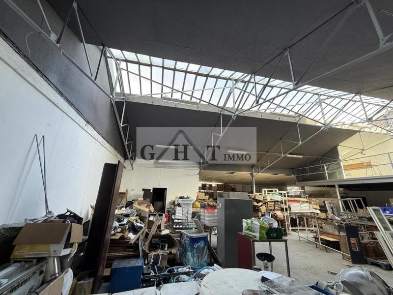 Entrepôt - 1 003 m²