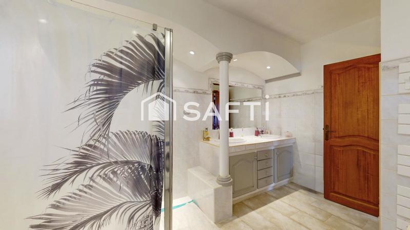 Maison - 179 m² - 8 pièces