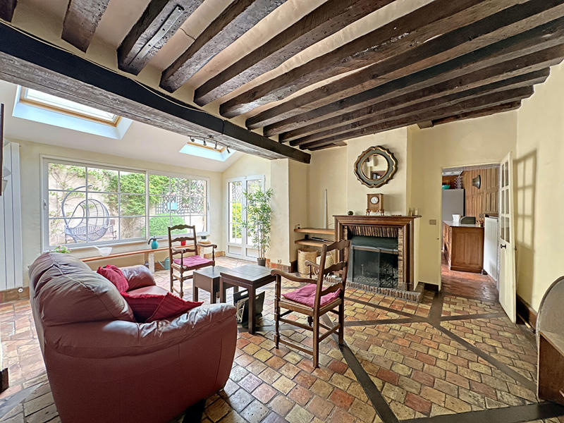 Maison - 285 m² - 9 pièces