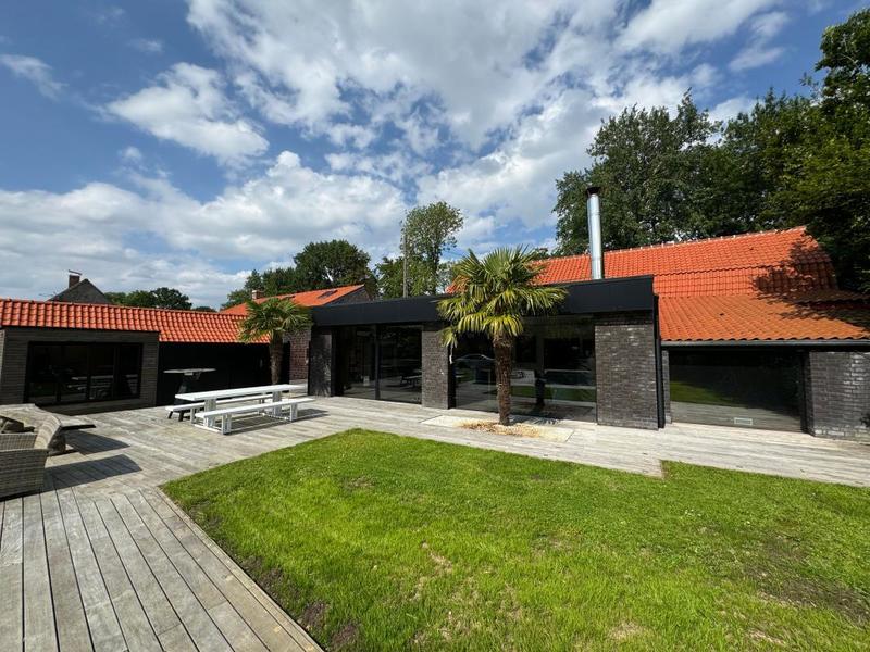 Maison - 180 m² - 4 pièces