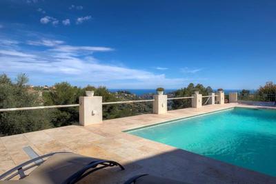 Villa - 137 m² - 5 pièces