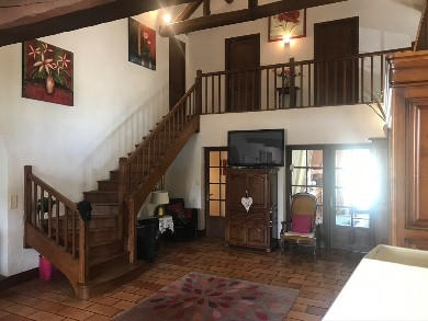 Propriété - 302 m² - 9 pièces