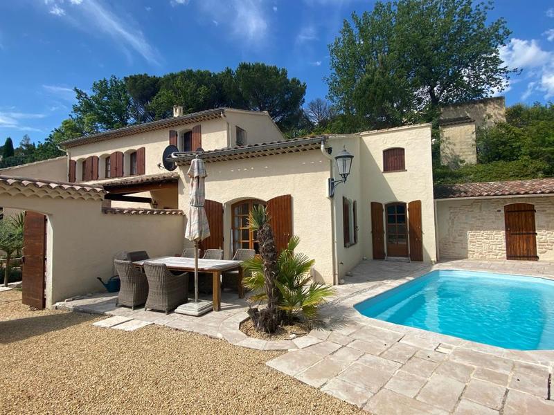 Maison - 243 m² - 4 pièces