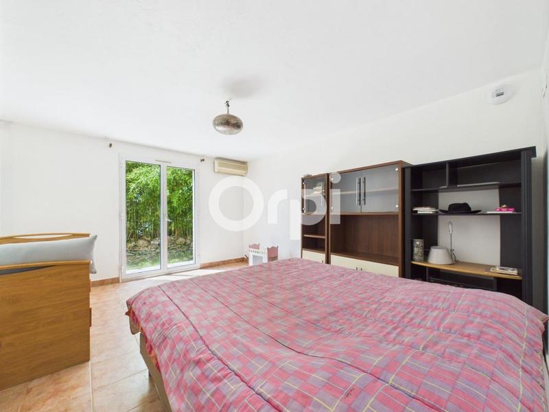 Maison - 245 m² - 8 pièces