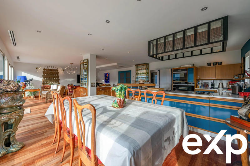 Appartement - 188 m² - 6 pièces