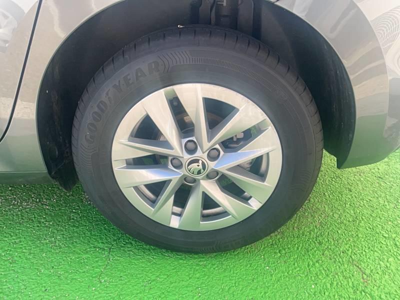 Skoda Fabia 1.0 Tsi 95 ch Evo 2 Bvm5 Selection