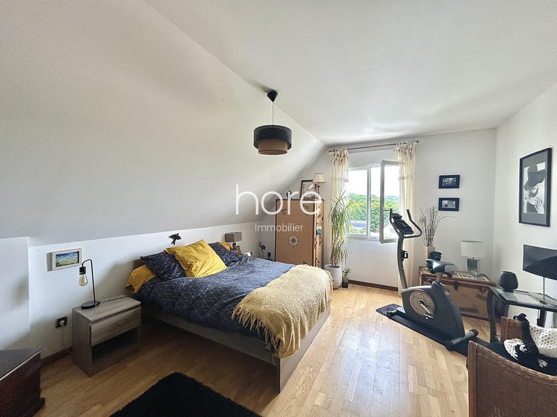 Villa - 275 m² - 9 pièces