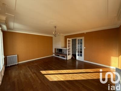 Maison - 200 m² - 8 pièces