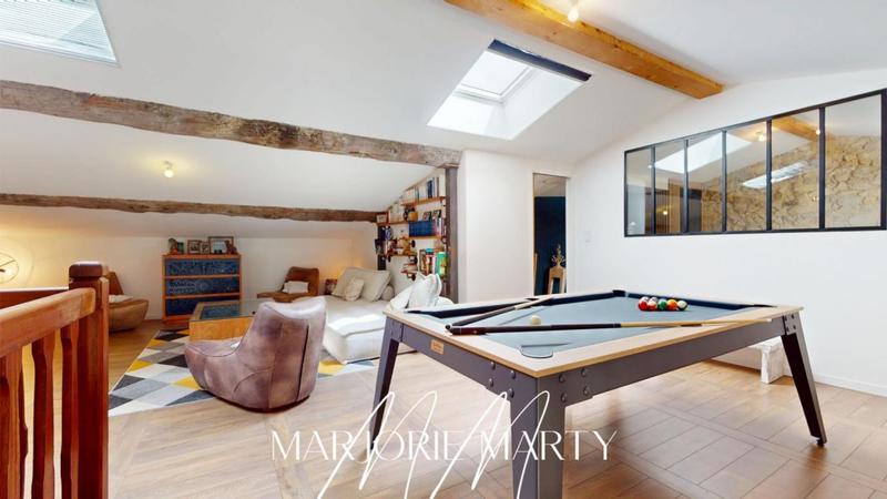 Maison - 269 m² - 9 pièces