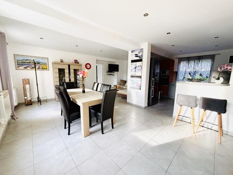 Propriété - 128 m² - 4 pièces