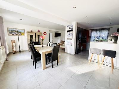 Propriété - 128 m² - 4 pièces