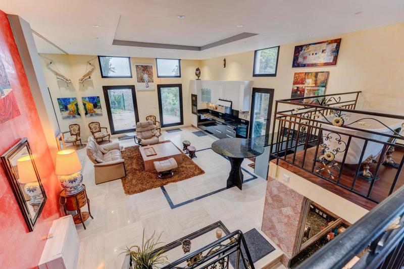 Loft - 107 m² - 4 pièces