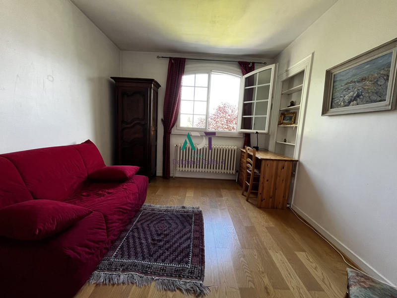 Maison - 249 m² - 9 pièces